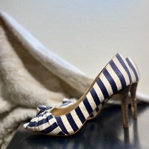 Ann Taylor open toe Navy and Cream heels